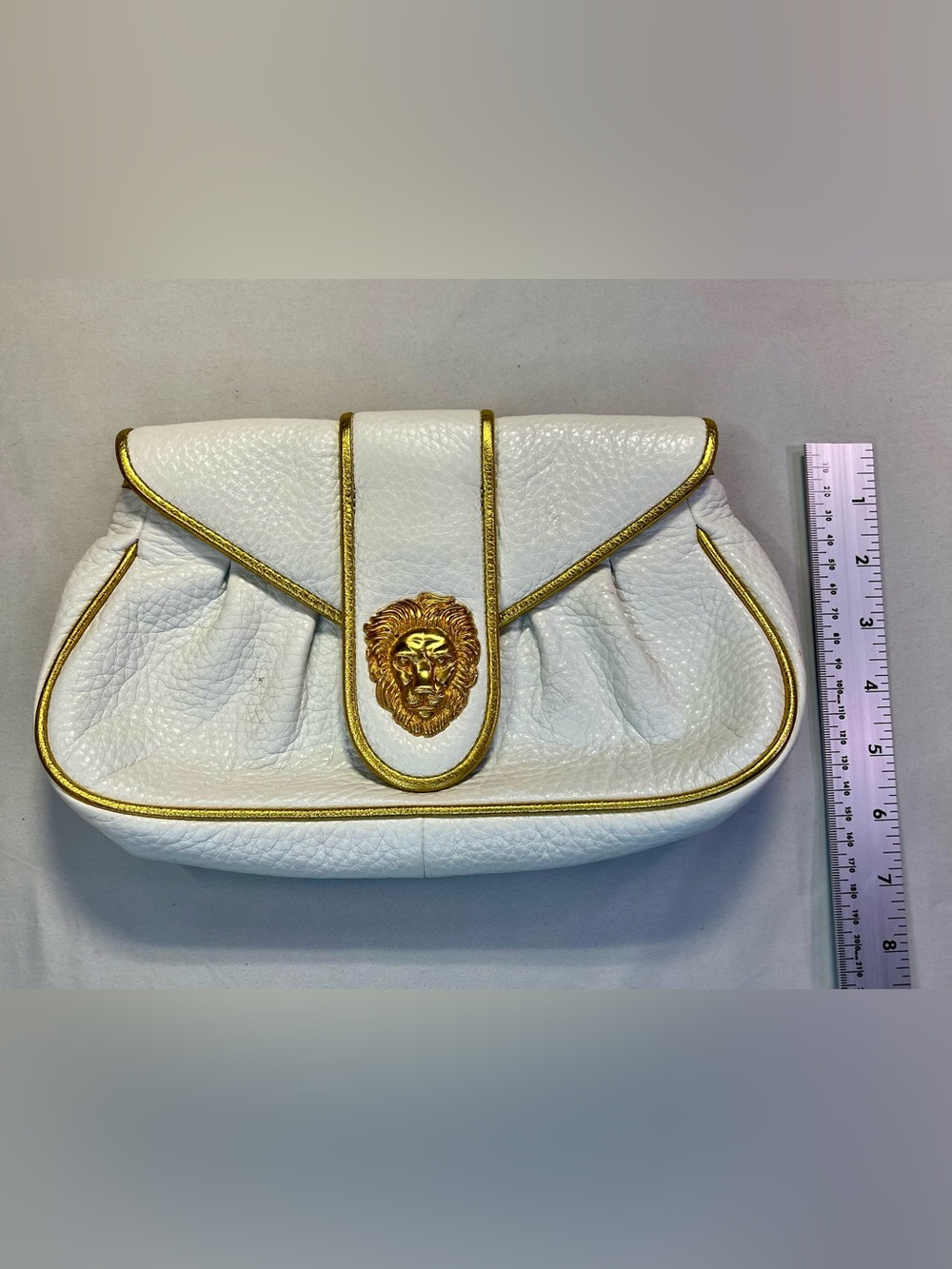 RARE Vintage White Dooney & Bourke Hayden Clutch Purse Pebbled Leather Gold Lion - Picture 10 of 12